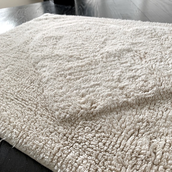 Raised Heart Bath Mat❤️ - Picture 2 of 4